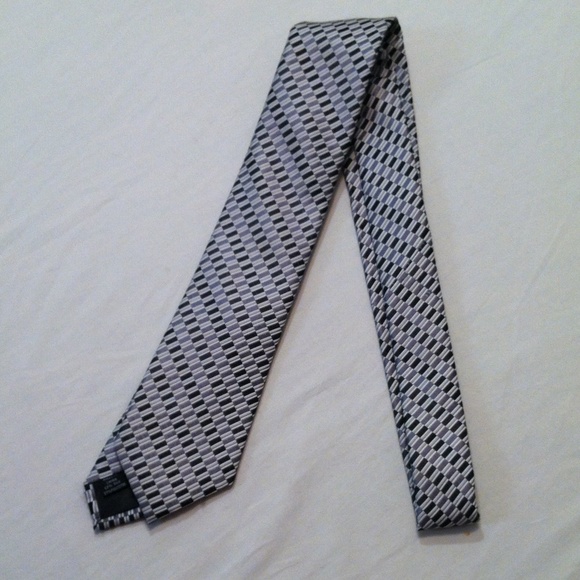 57 INCH PERRY ELLIS TIE GREAT CONDITION - Picture 2 of 4